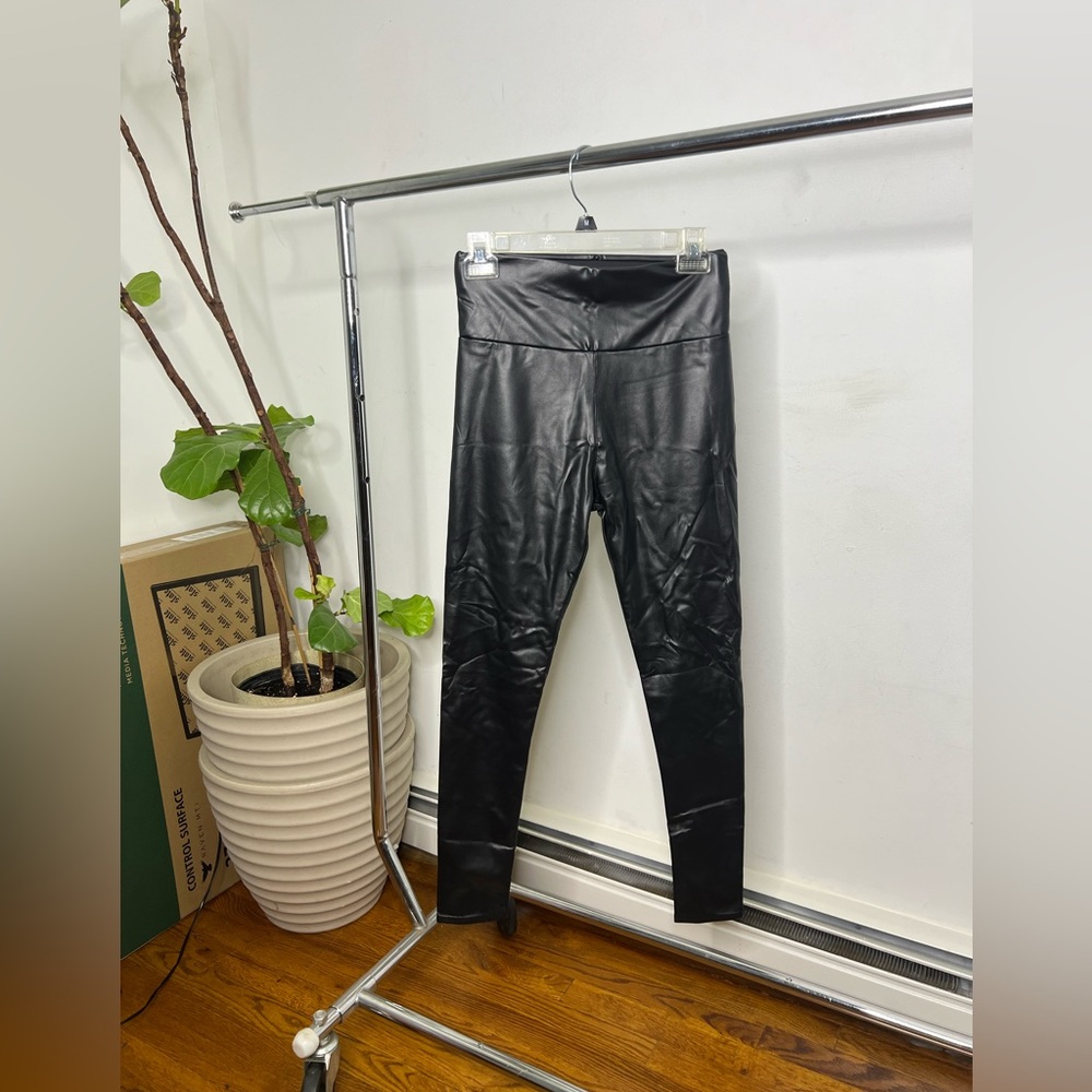 High-waisted faux leather leggings